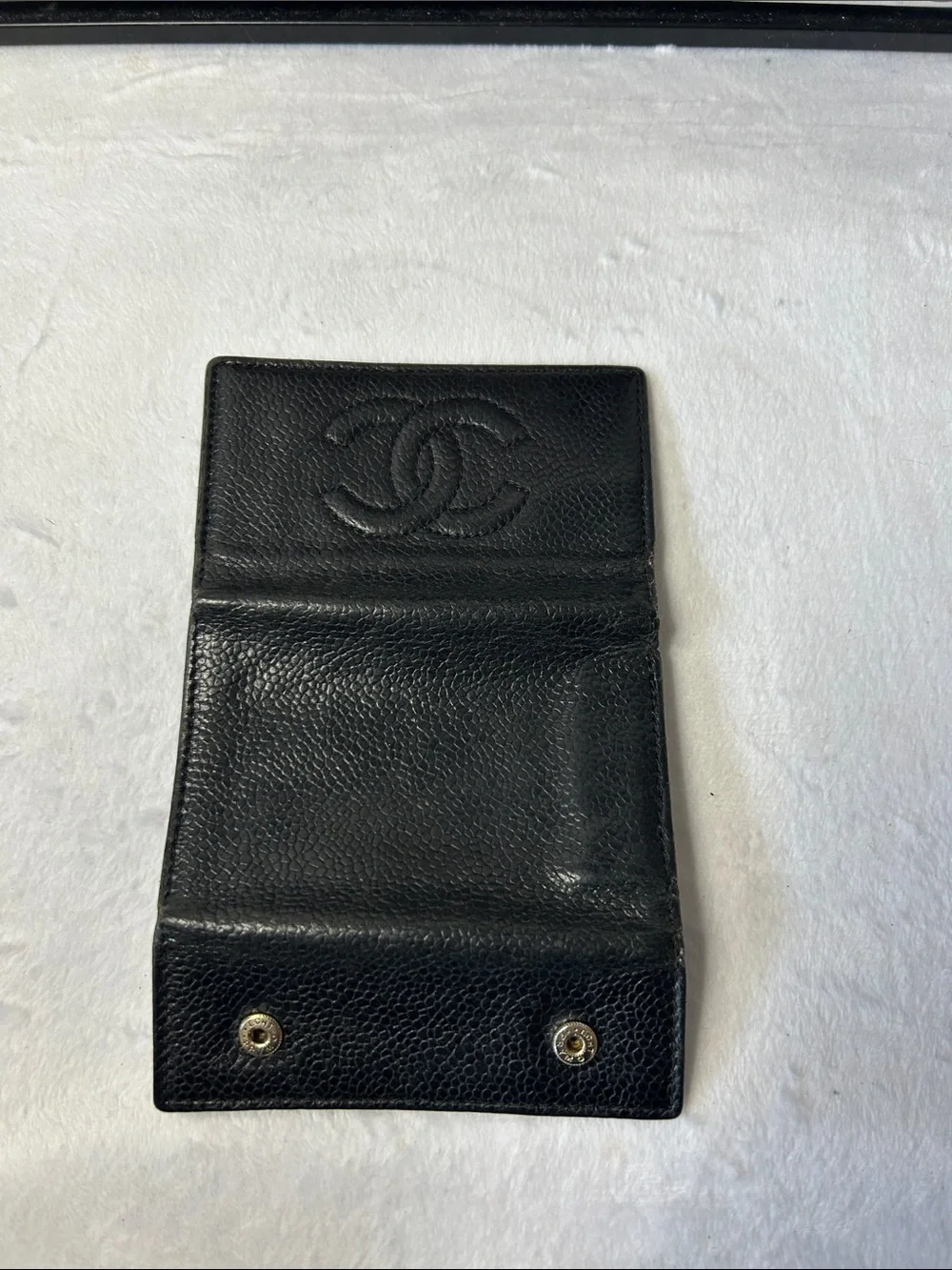 CHANEL Black Caviar Leather key Case with Embossed CC - Picture 7 of 7